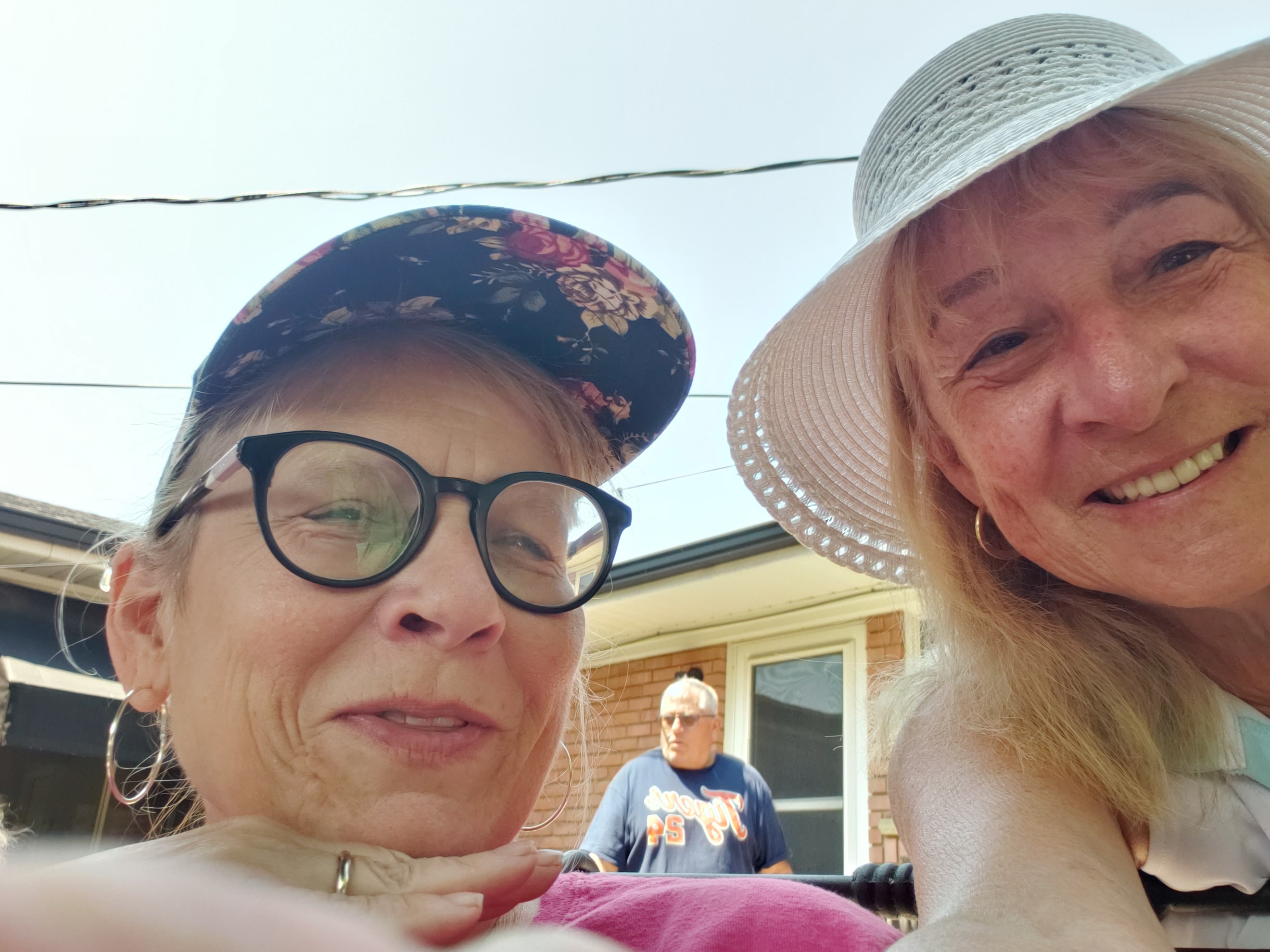 Selfies with Sally at the 2025 FXAM Family Picnic — photo 6